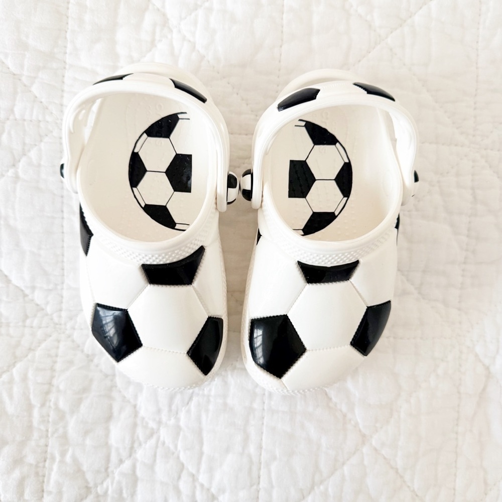 NEW CROCS Kids Classic Soccer Ball Clog Black White 9 NWOT - Picture 2 of 7